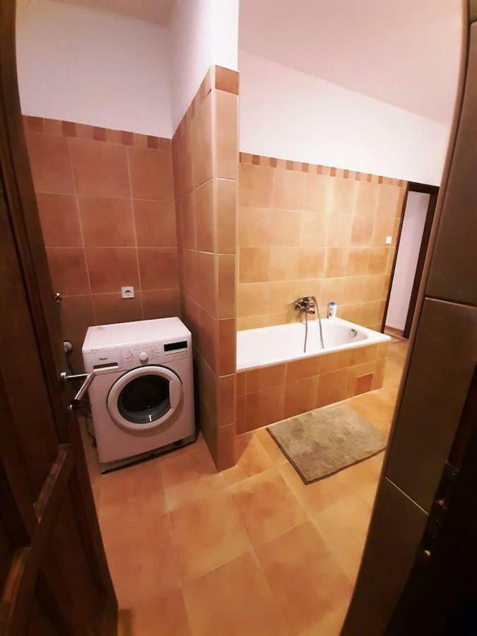2 Bedroom Apartment Near Heroes Square بودابست المظهر الخارجي الصورة