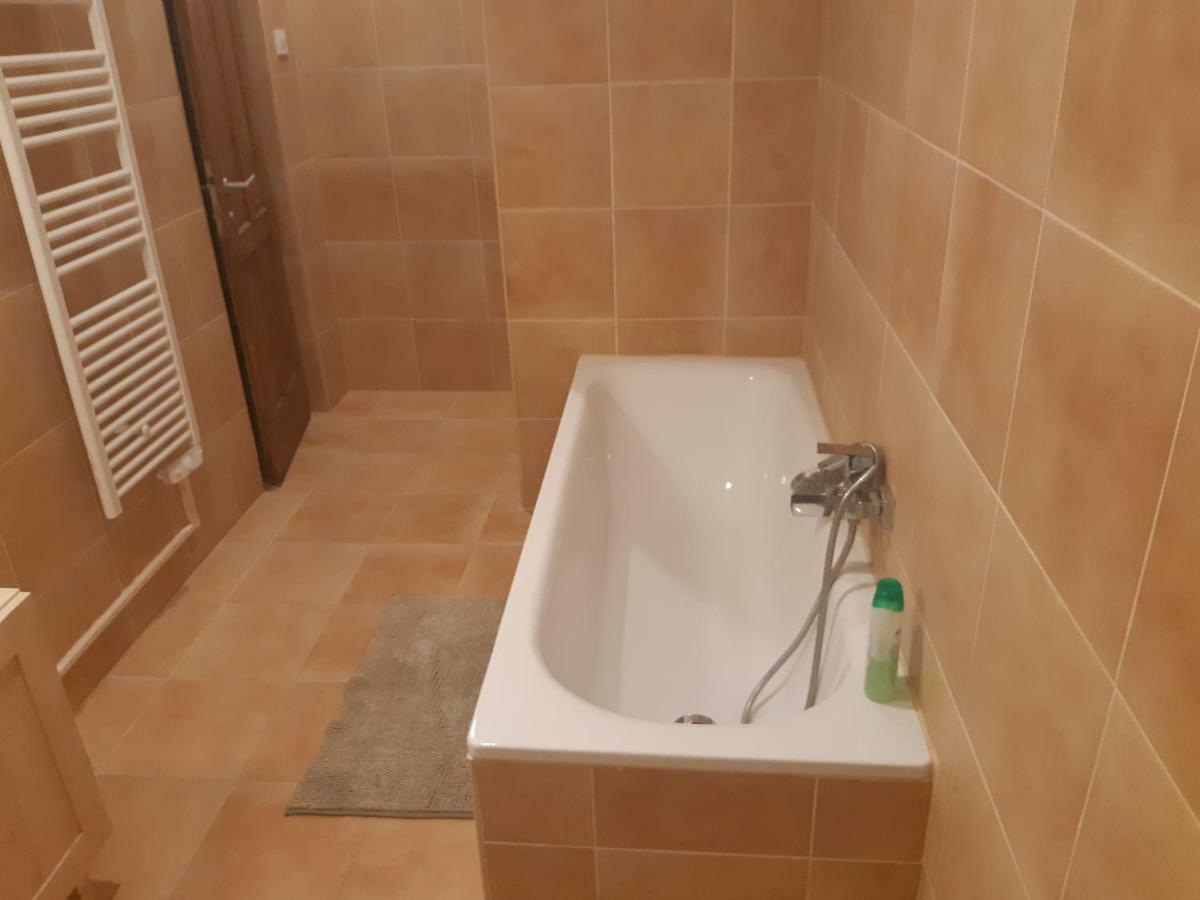 2 Bedroom Apartment Near Heroes Square بودابست المظهر الخارجي الصورة
